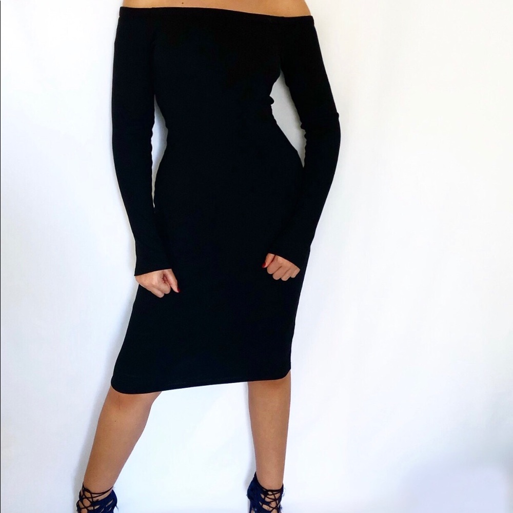 Brand New 🔥Black Off Shoulder Bodycon Dress 👗